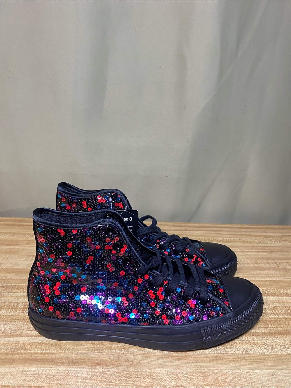 Converse Chuck Taylor All Star Sequined Women’s Hi Shoe Black Blue Cherry 9 NWT